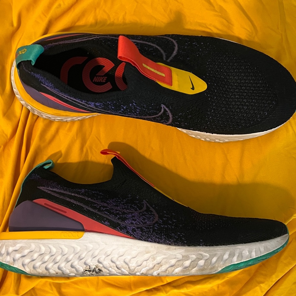 Nike epic react sneakers gently worn and greatly taken care of